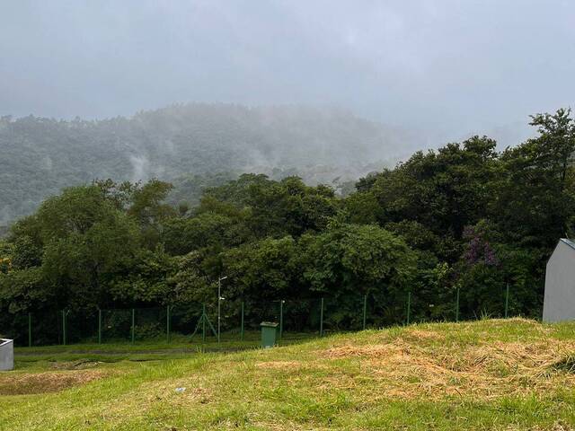 #2010 - Terreno para Venda em Santana de Parnaíba - SP - 2