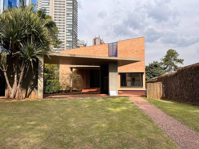 #2032 - Casa para Venda em Barueri - SP